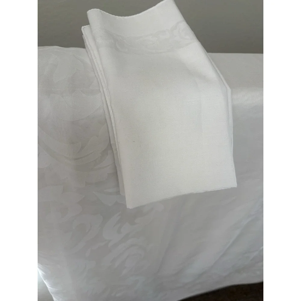 Vintage sheer white tablecloth 120 x 104 Makylene‎ made in Spain NOS + 4 napkins
